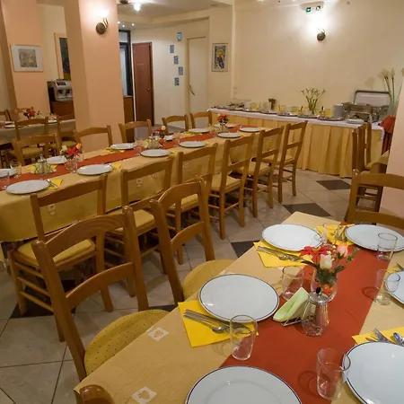 阿克罗珀酒店 酒店 Paralía