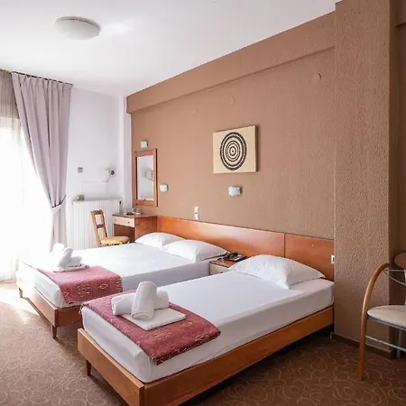 Hotel Akropol 3*