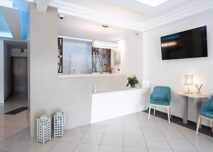 Akropol Hotel