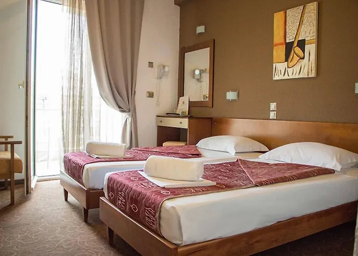 Akropol Otel 3*