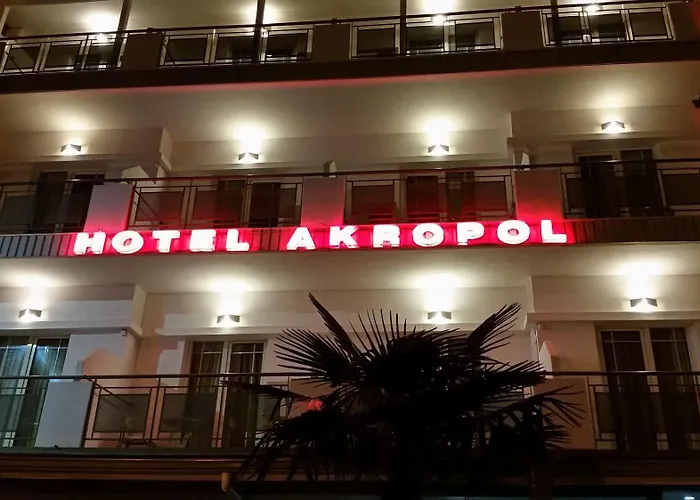 Hotel Akropol 3*